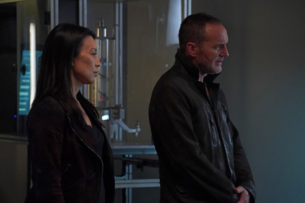 Melinda May (Ming-Na Wen) et Phil Coulson (Clark Gregg)  