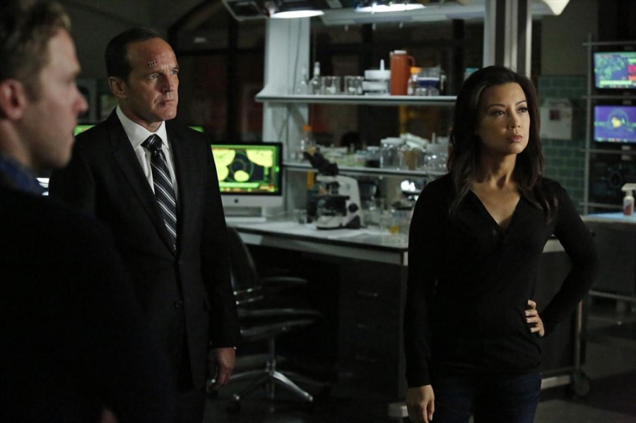 Les agents Coulson et May
