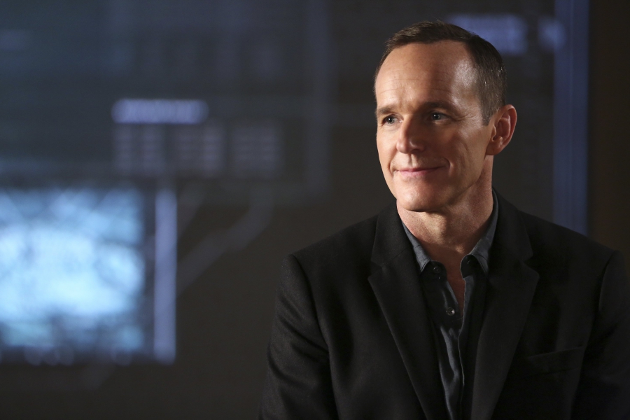 Phil Coulson (Clark Gregg) à Rosalind Price (Constance Zimmer)