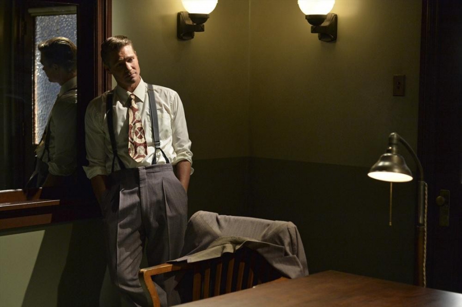 Jack Thompson (Chad Michael Murray) dans la salle d'interrogatoire