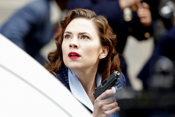 Peggy Carter (Hayley Atwell) 