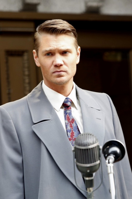 L'agent Thompson (Chad Michael Murray)
