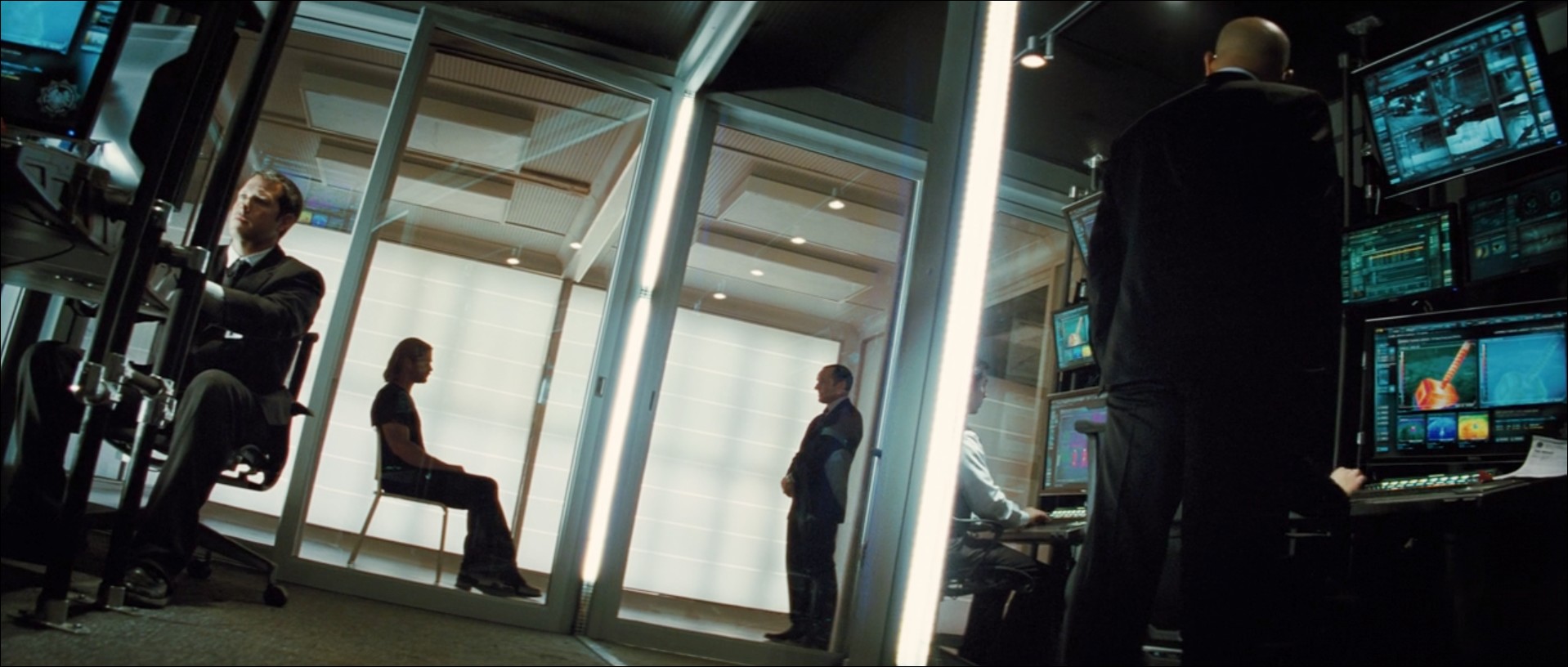 Phil Coulson et Thor dans le film MARVEL Thor